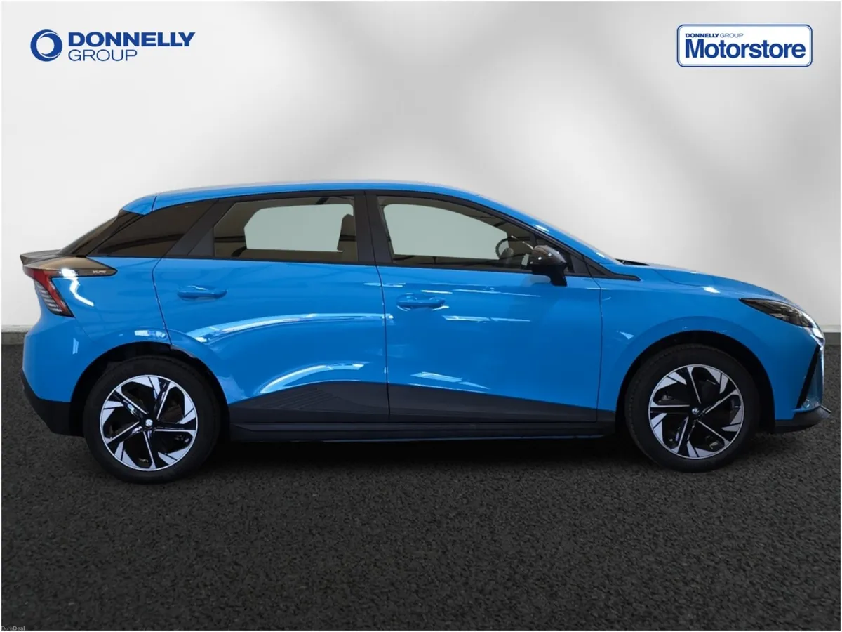 MG Mg4 Mg4 Hatchback SE - Image 3