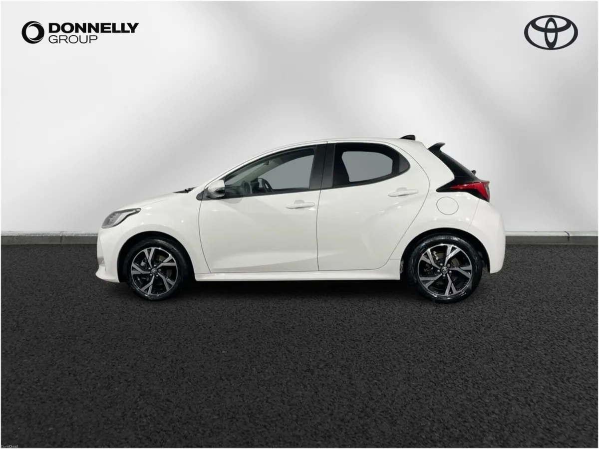 Toyota Yaris 1.5 Hybrid Design 5dr CVT - Image 3