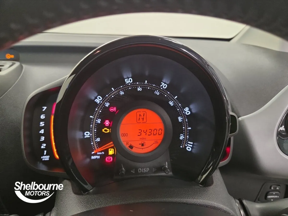 Toyota AYGO 1.0 VVT-i X-Play TSS 5dr x-shift - Image 6
