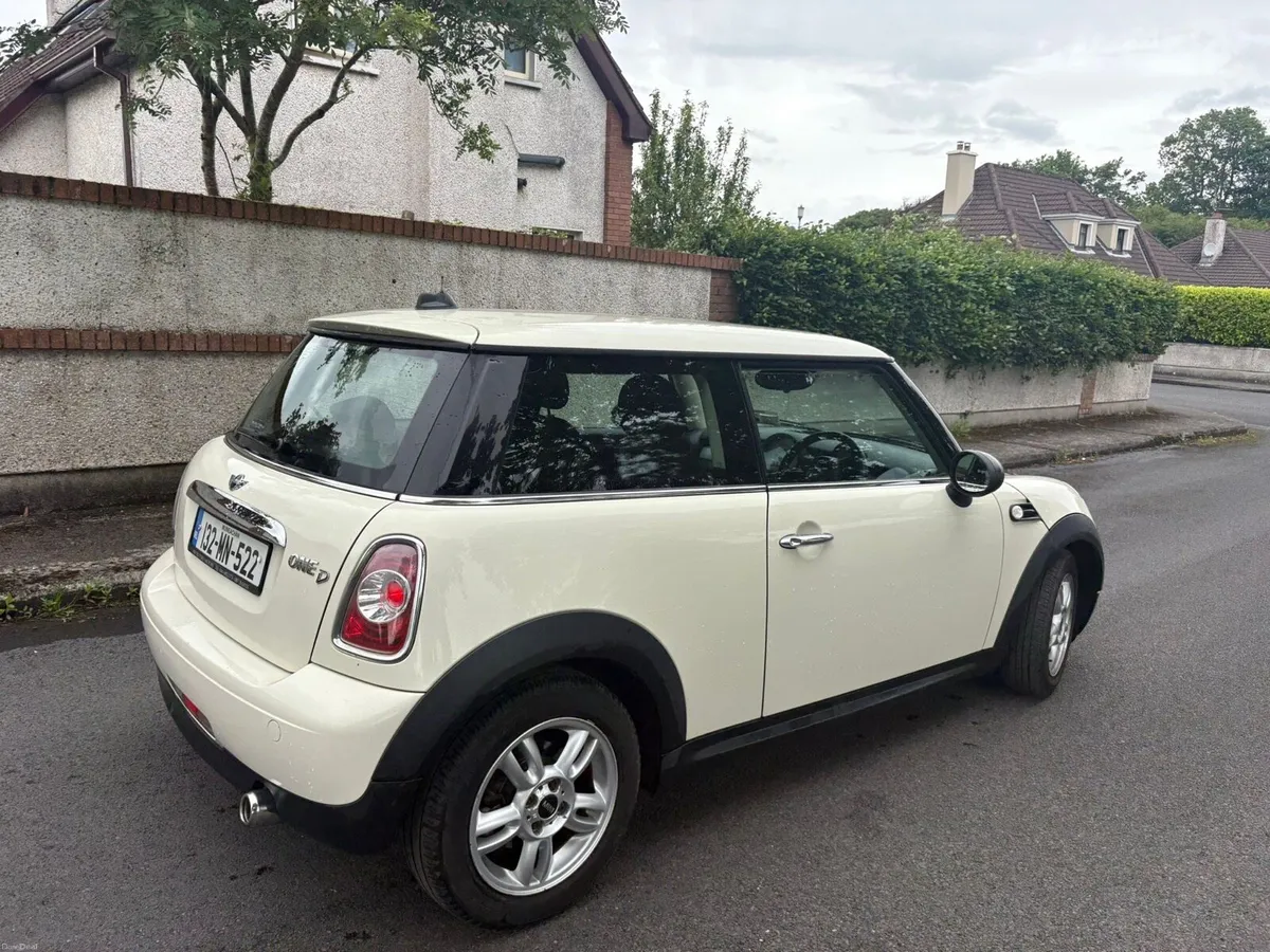 2013 (132) Mini One *NEW NCT 09/2027* - Image 5