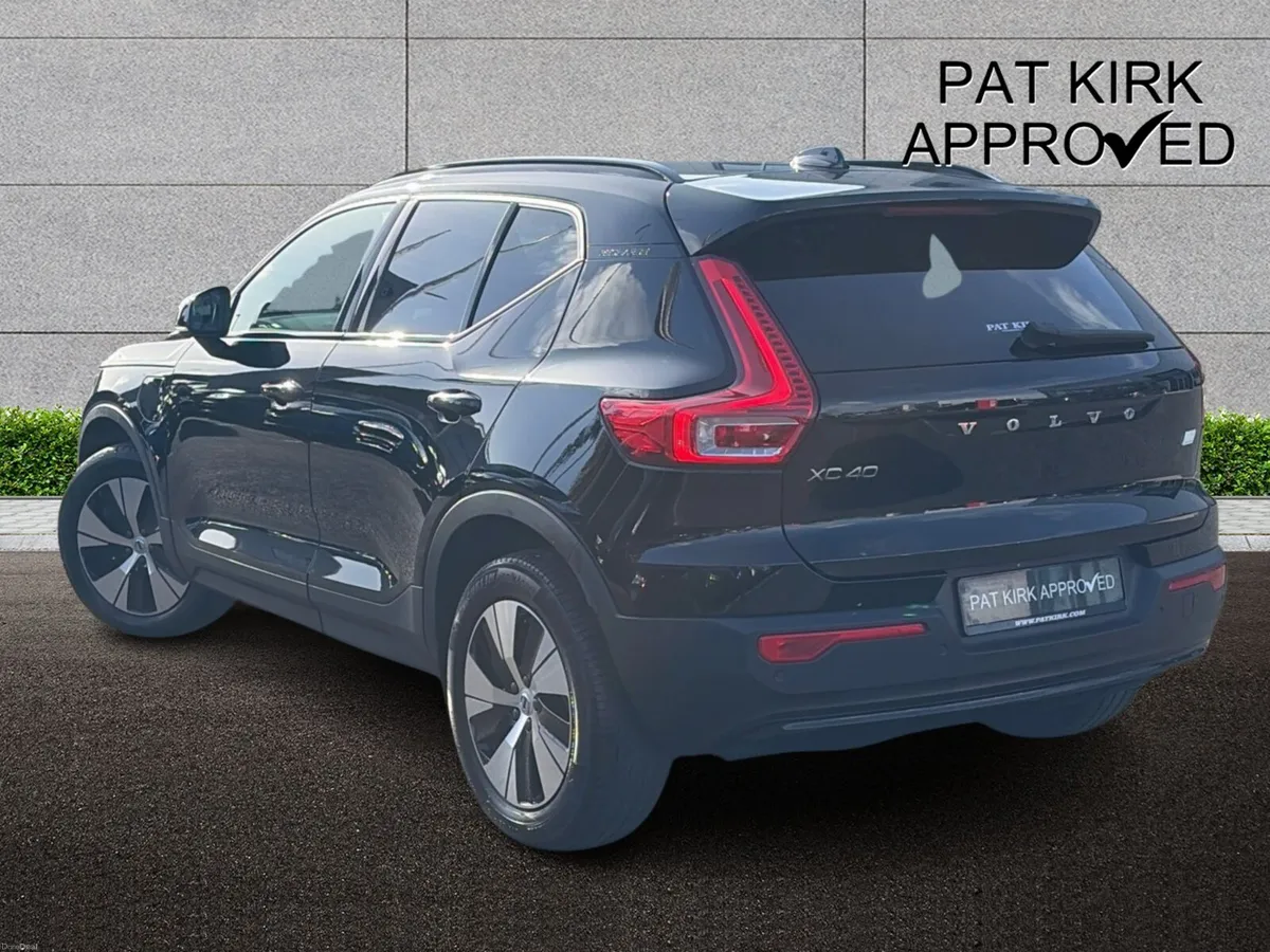 Volvo XC40 1.5 T4 Recharge PHEV Plus Dark 5dr Auto - Image 2