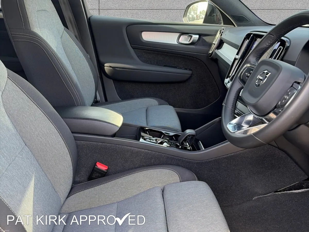 Volvo XC40 1.5 T4 Recharge PHEV Plus Dark 5dr Auto - Image 6