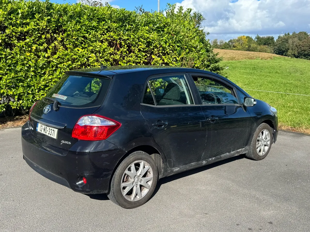 2012 Toyota Auris - Image 3
