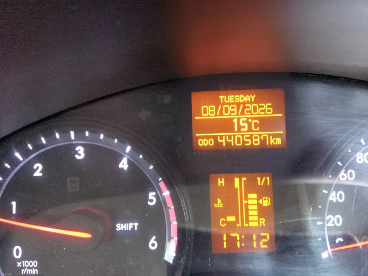 2013 Toyota Avensis - Image 3