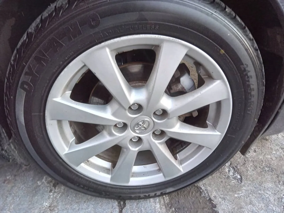2013 Toyota Avensis - Image 5
