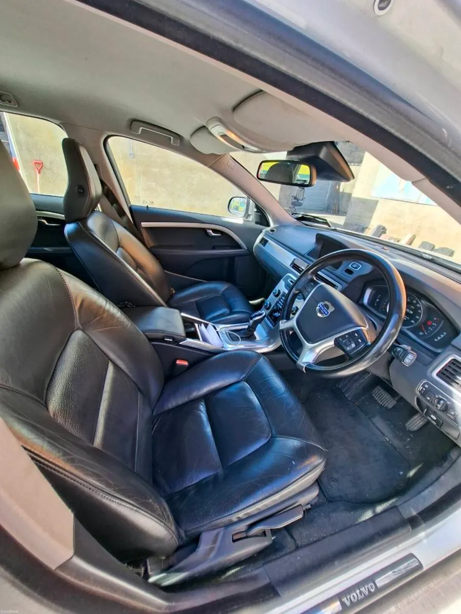 2014 Volvo V70 - Image 6