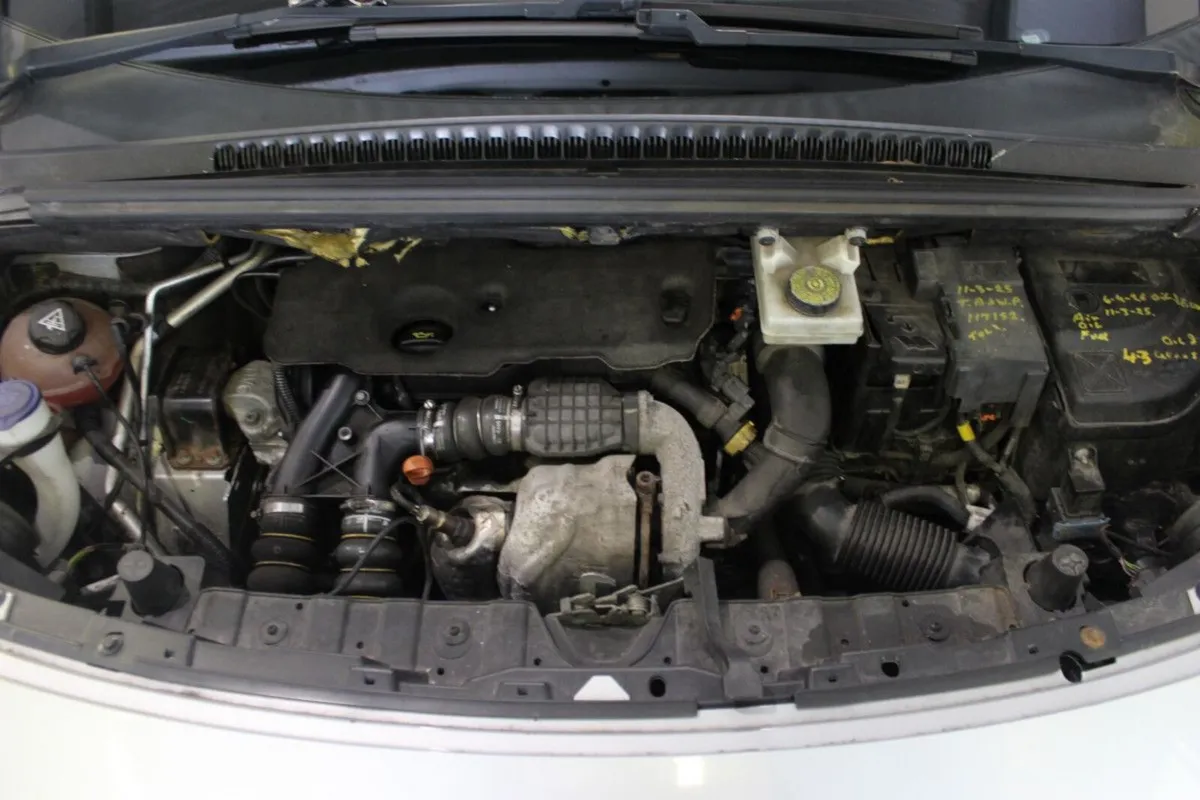 Peugeot 3008 1.6 Hdi 115 bhp Active - TENDER 31 - Image 6