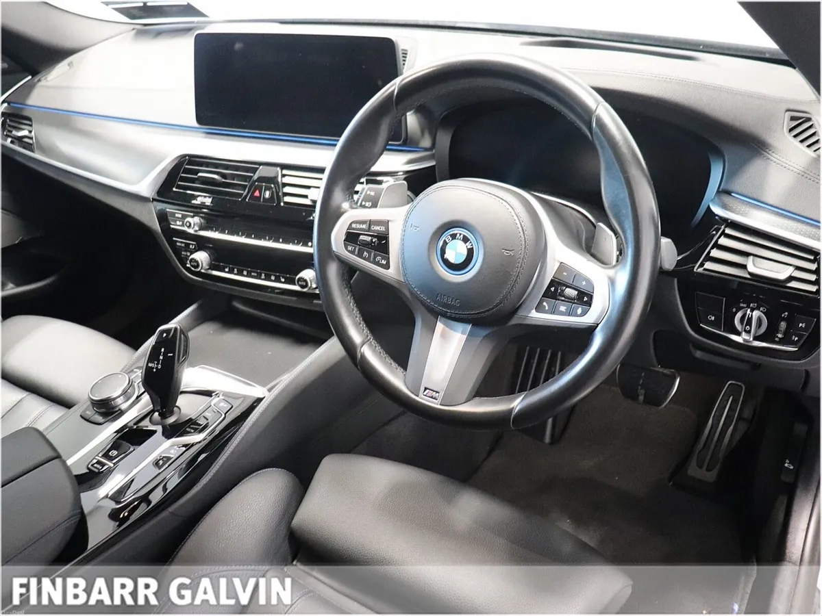 BMW 5-Series 530e M Sport TOURING - Image 5