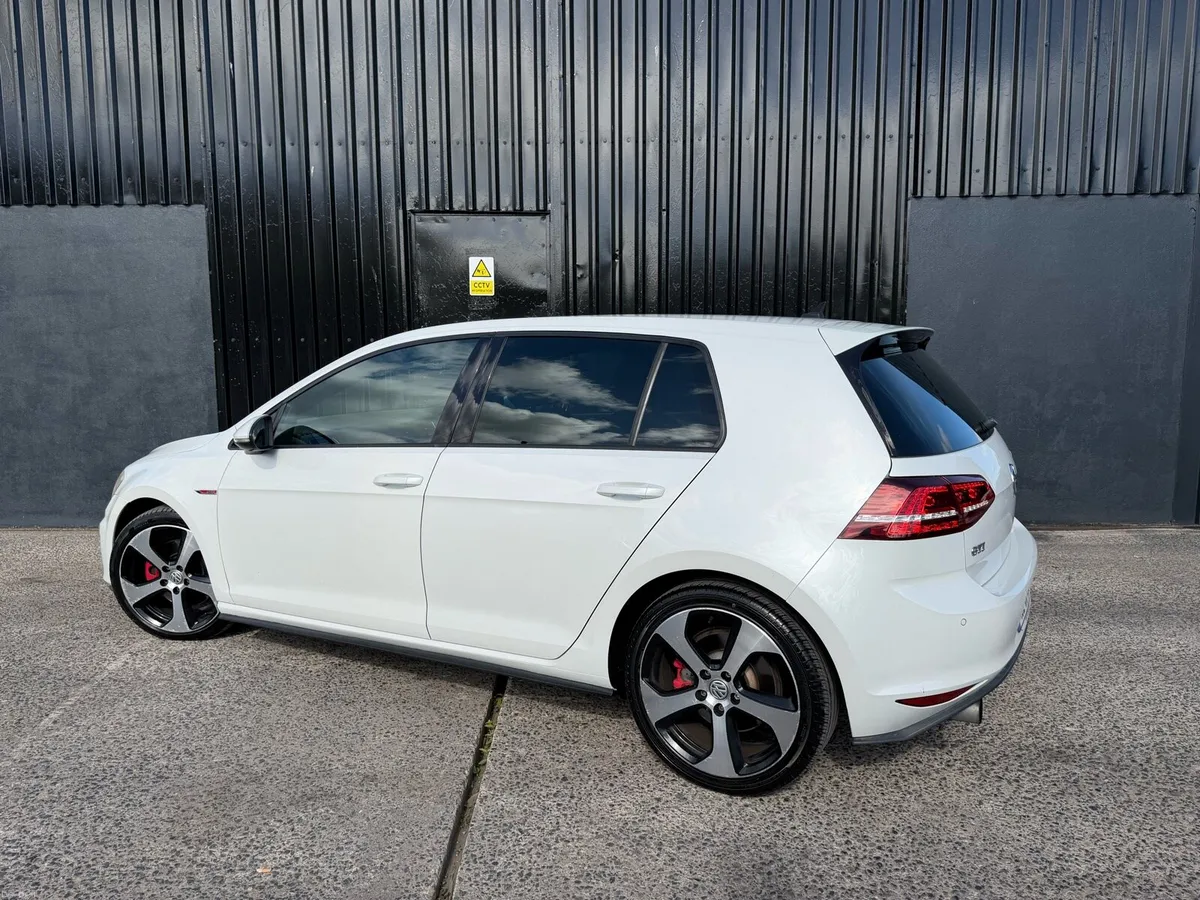 Vw Golf GTI - Image 2