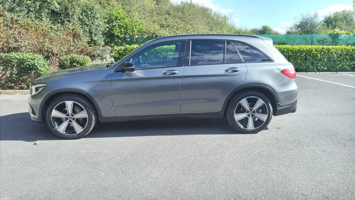 MERCEDES GLC CLASS 220D / 2019 / 2.1 DIESEL / AUTO - Image 5