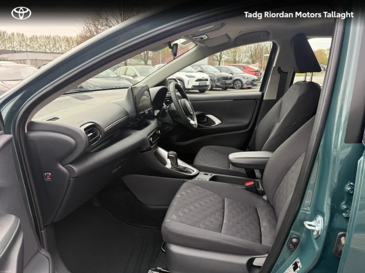 Toyota Yaris Yaris HEV Luna *** SAVE €3500 ON THIS - Image 6