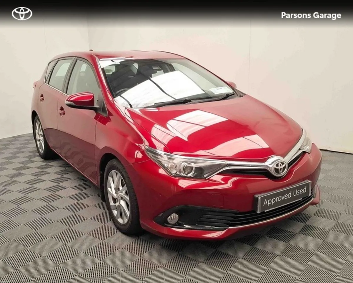 Toyota Auris 1.4 D-4D LUNA 4DR - Image 1