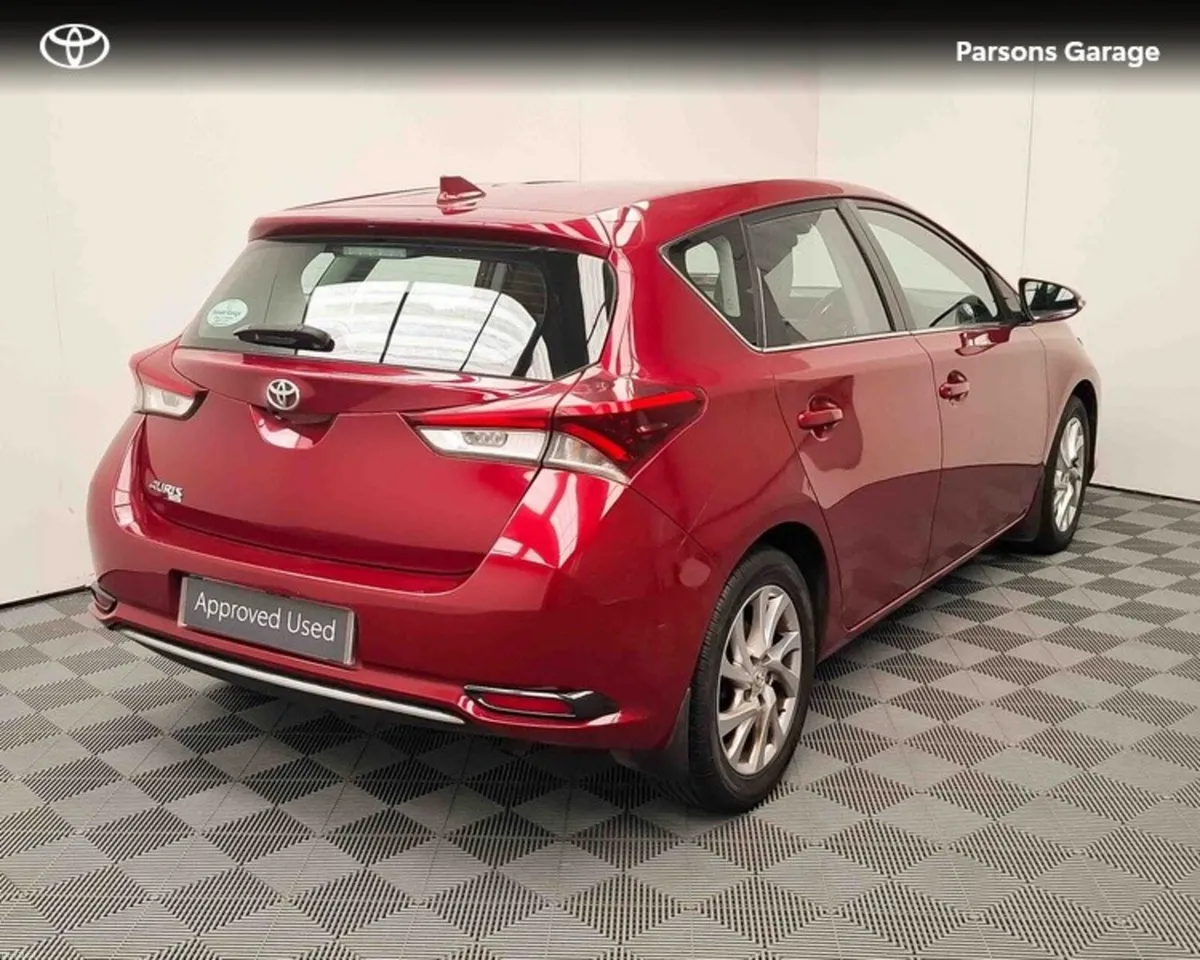 Toyota Auris 1.4 D-4D LUNA 4DR - Image 2