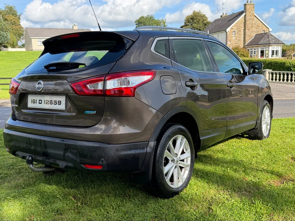 Nissan Qashqai 2016 Top spec Tax & Tested - Image 5