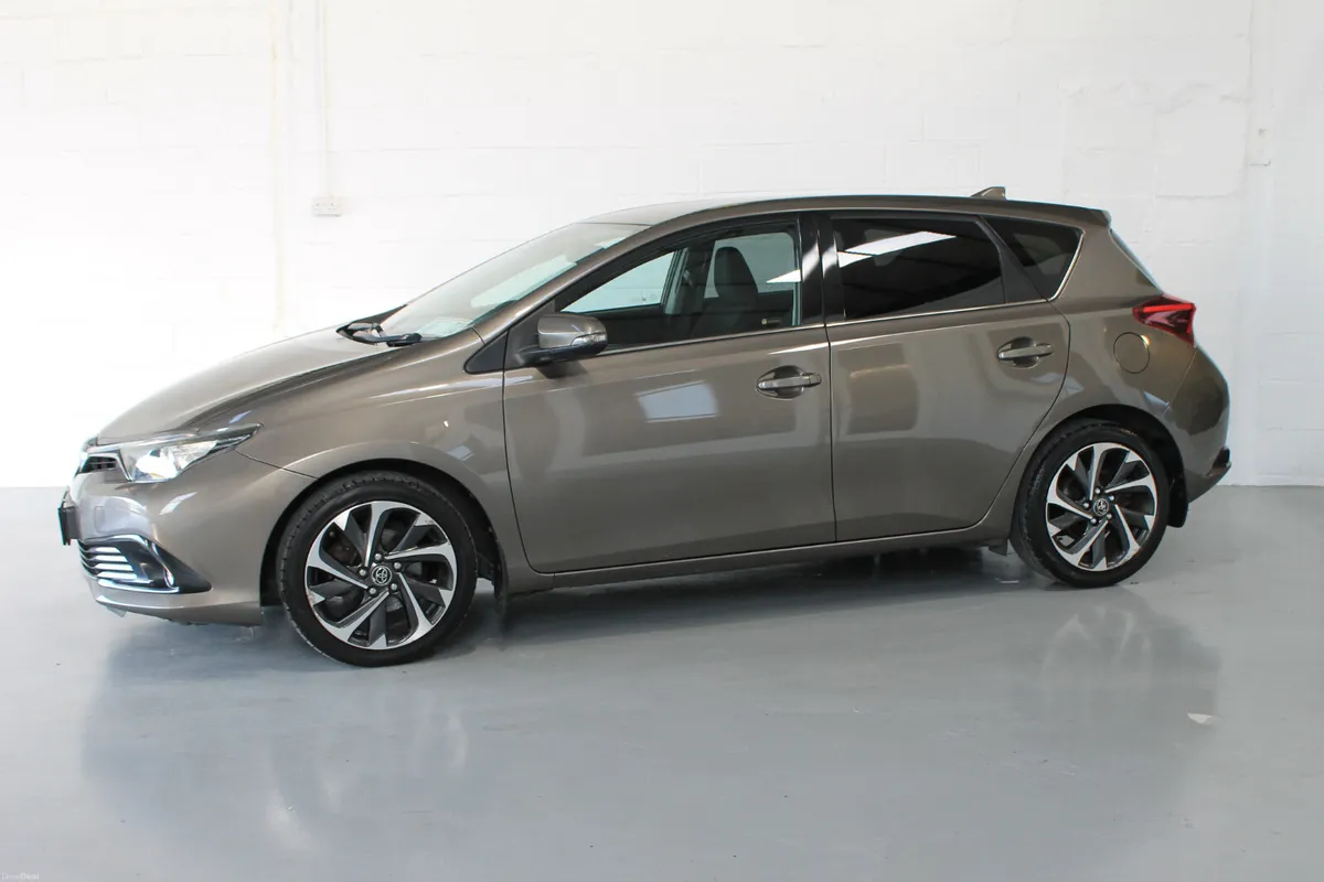 Toyota Auris 2017 SOL D4D Low Kms Finance arranged - Image 4