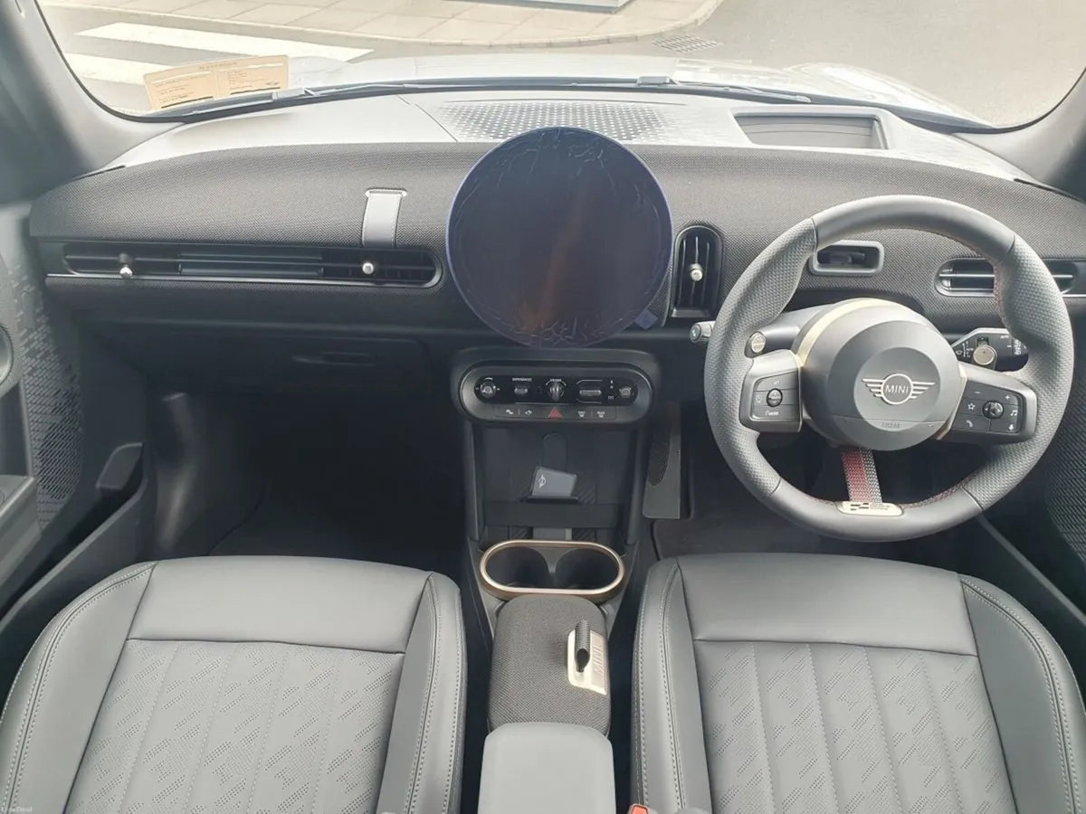 Mini Cooper Cooper C 5 Door - Image 4