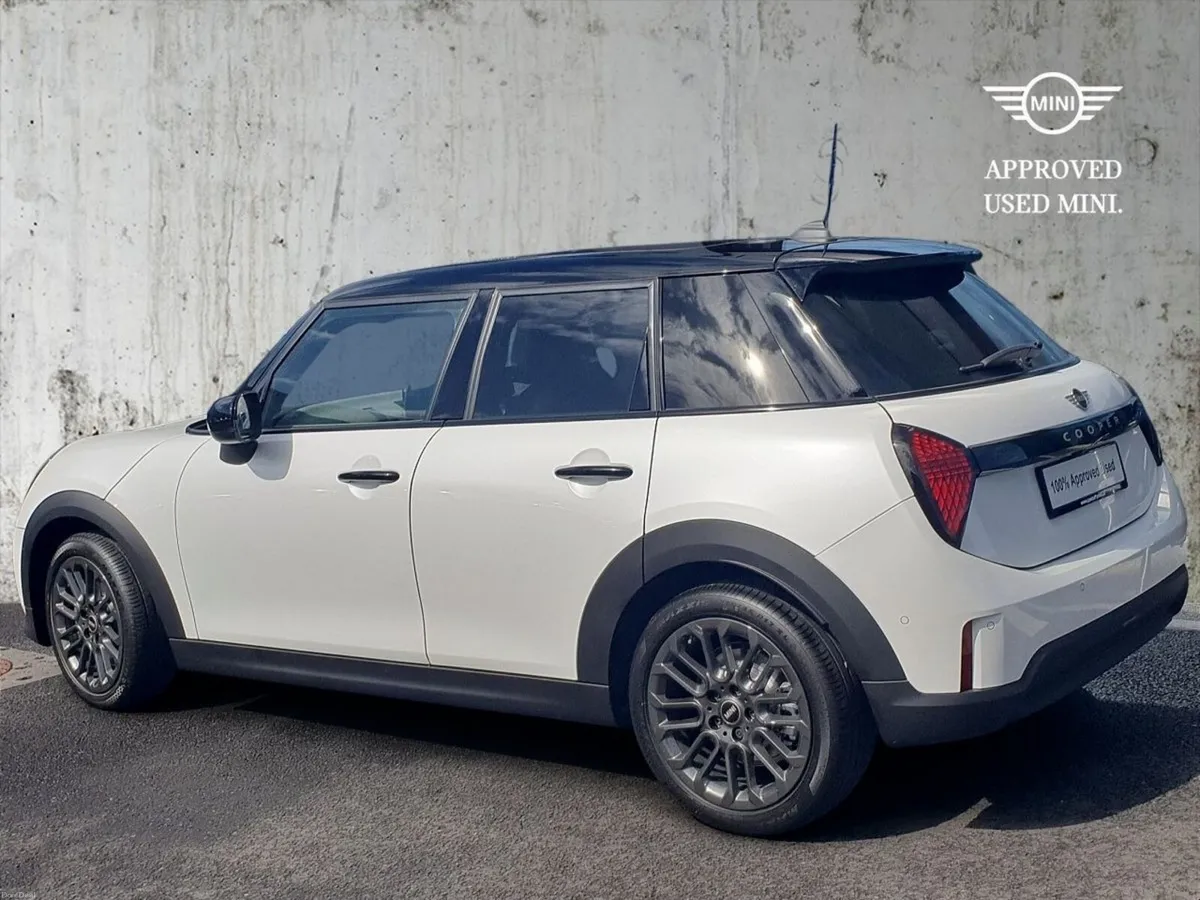 Mini Cooper Cooper C 5 Door - Image 2