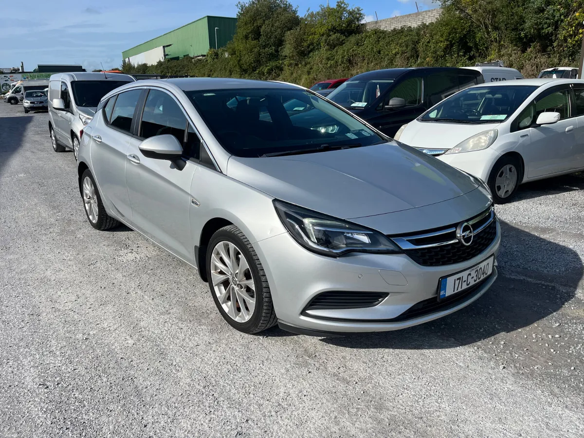 Opel Astra 2017 - Image 1