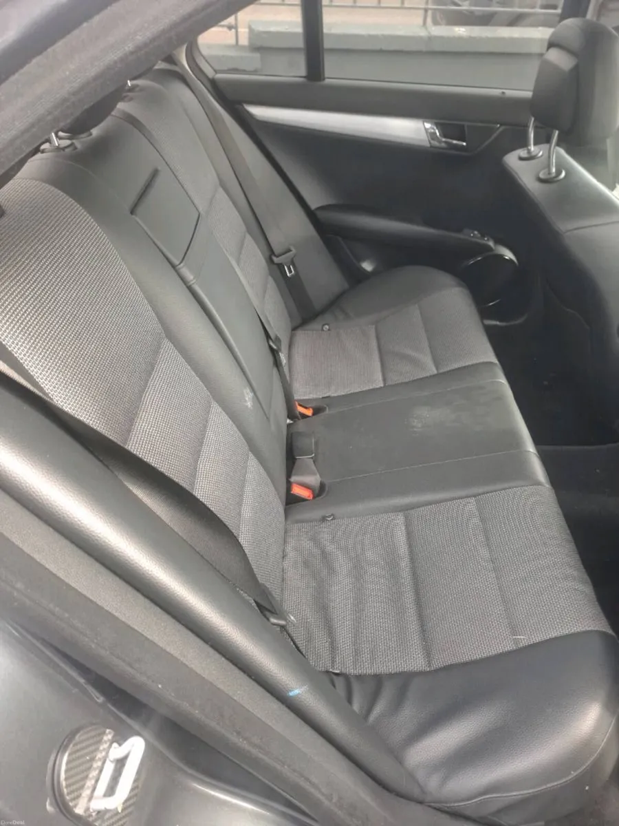 Car - Image 4