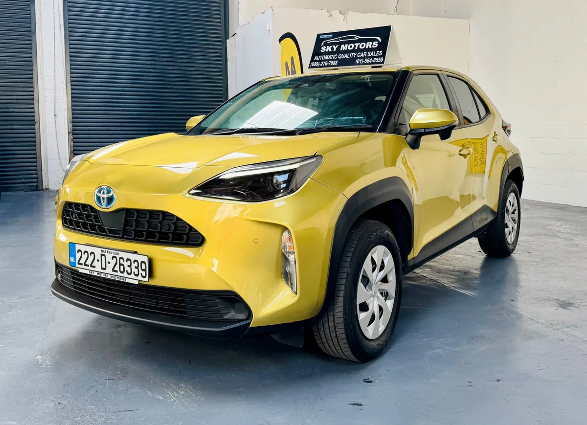 2022 Toyota Yaris Cross 1.5 Hybrid Automatic - Image 2