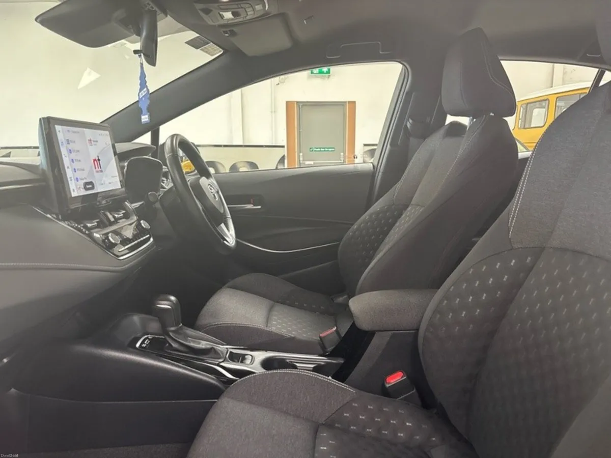 Toyota Corolla HYBRID LUNA H/B AUTO - Image 6