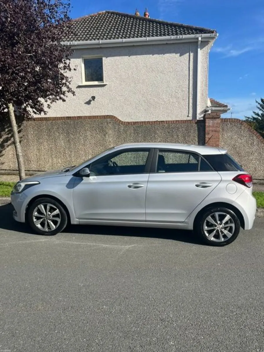 Hyundai i20 Deluxe 2016 1.2L - Image 2