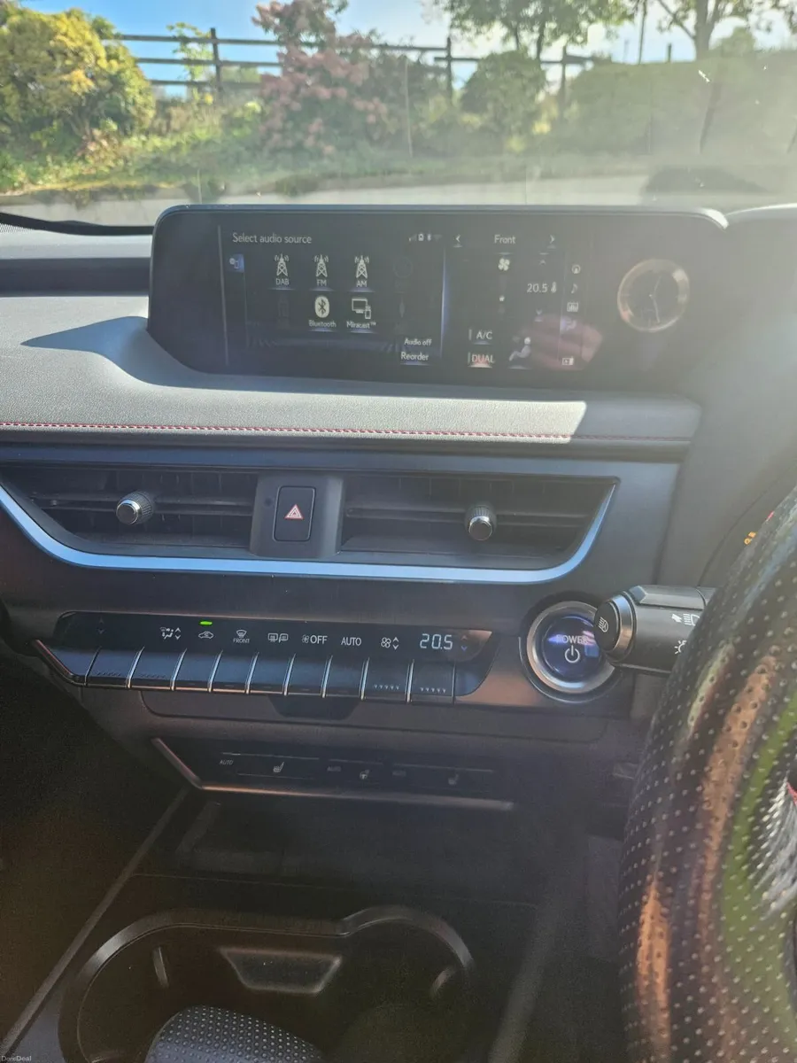 Lexus UX 250h F Sport - Image 4