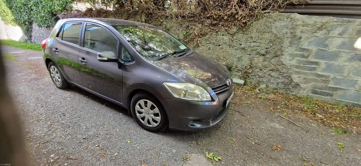 Toyota Auris 2012 - Image 1