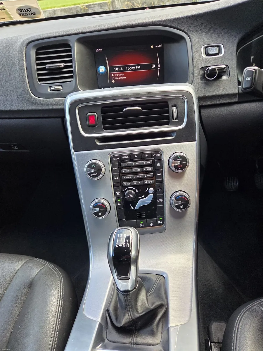Volvo S60 2019 - Image 2