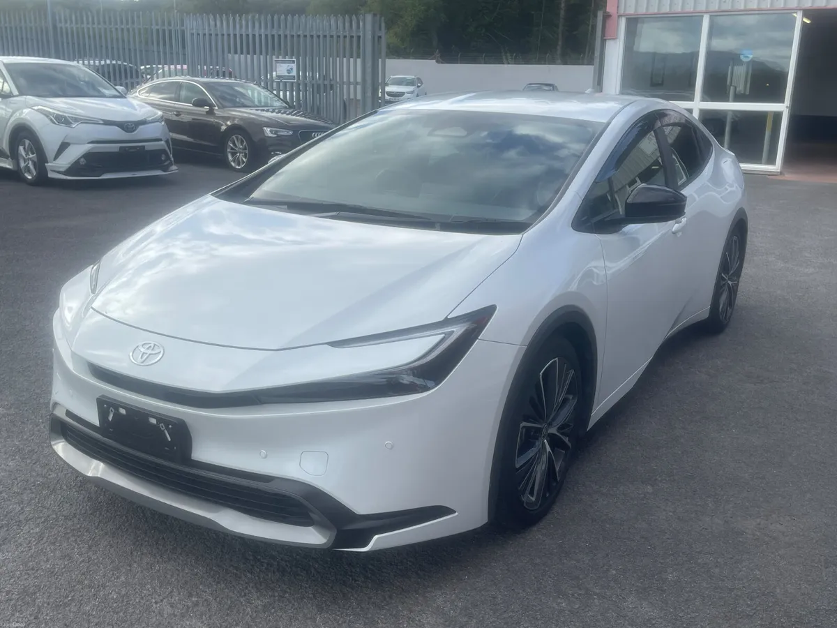 2023 Toyota Prius - Image 3