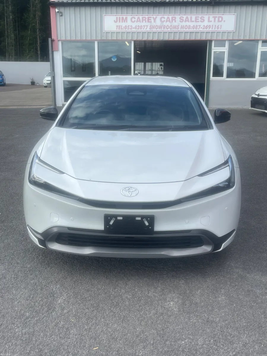2023 Toyota Prius - Image 2