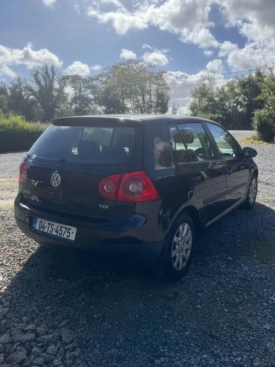 2004 Volkswagen Golf - Image 5