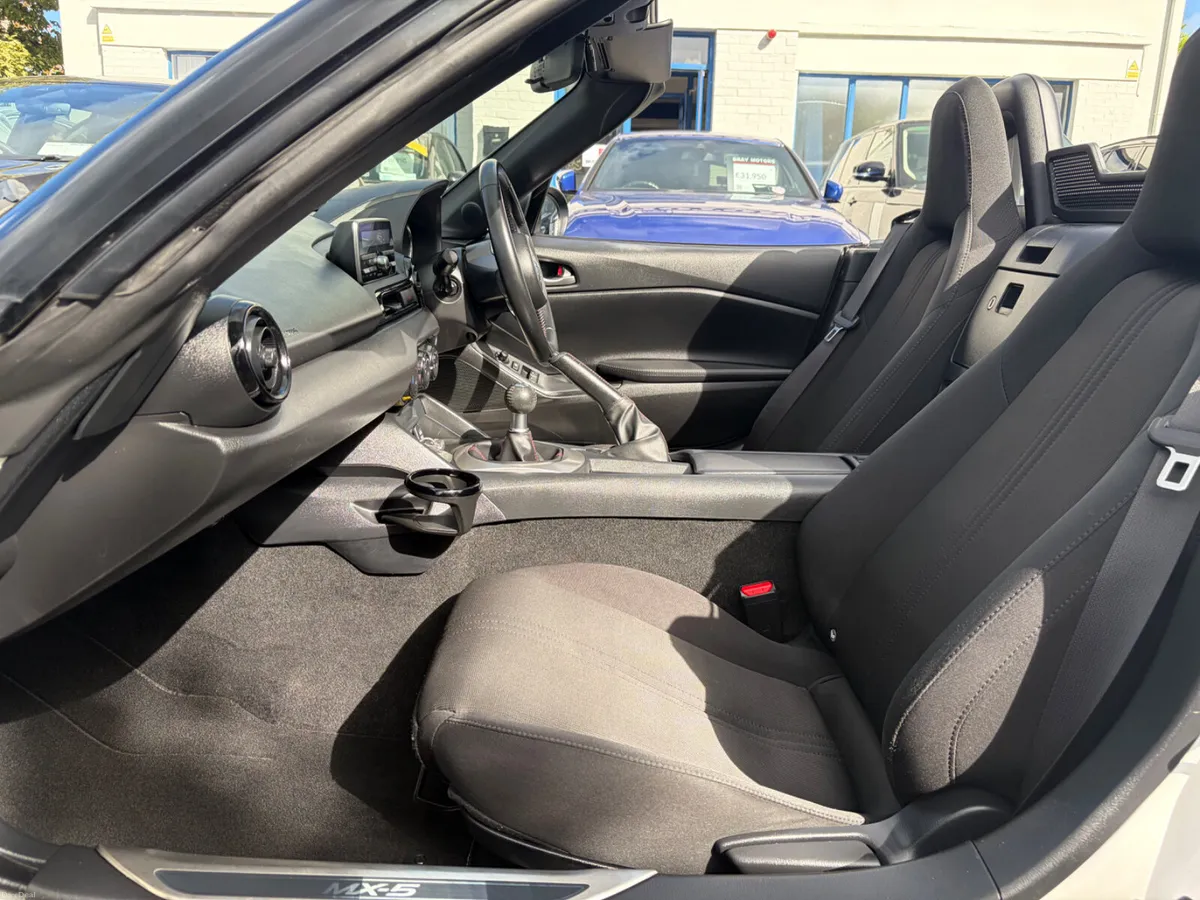 2016 Mazda MX-5 1.5 SE | 6 SPEED | LOW KMS - Image 5