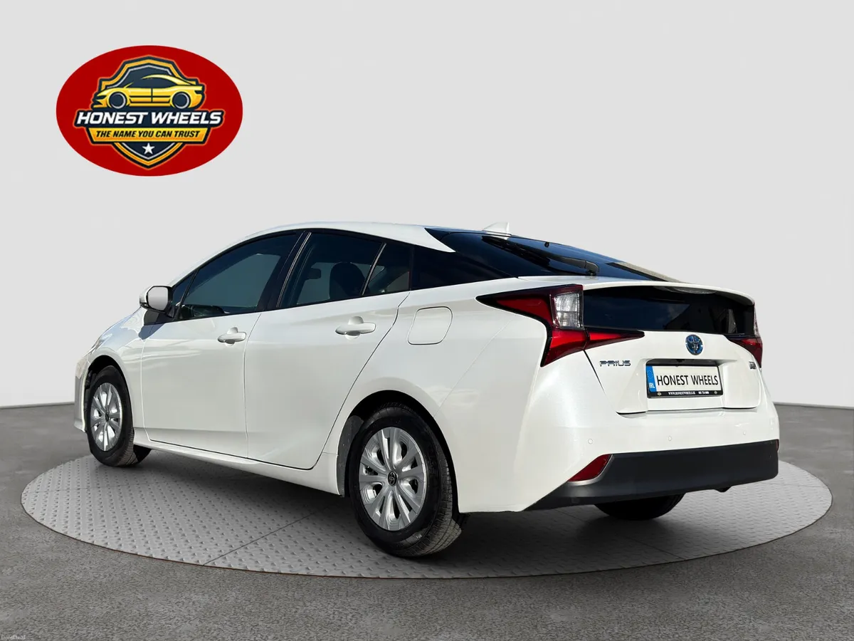 2022 Toyota Prius 1.8 Petrol Hybrid Automatic - Image 5