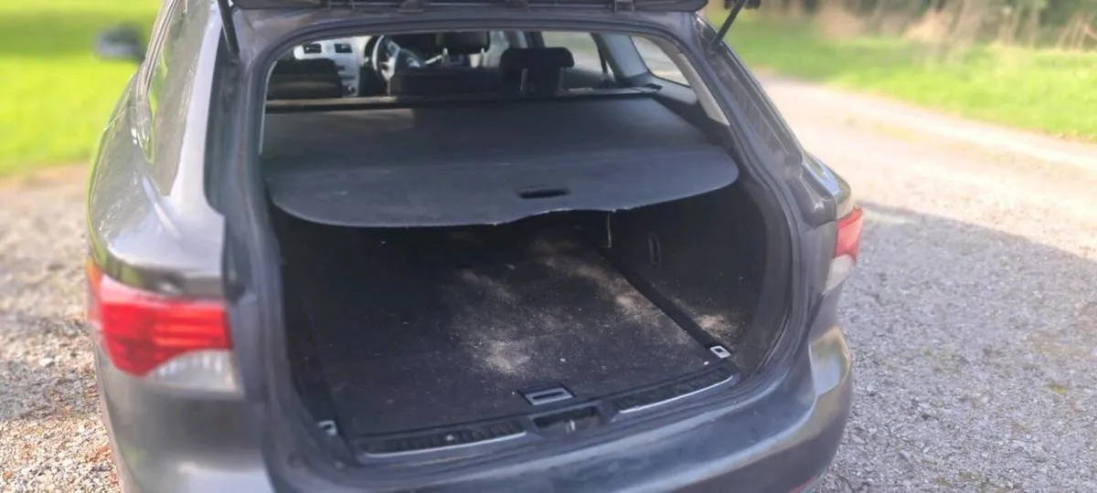 Estate car - Image 4