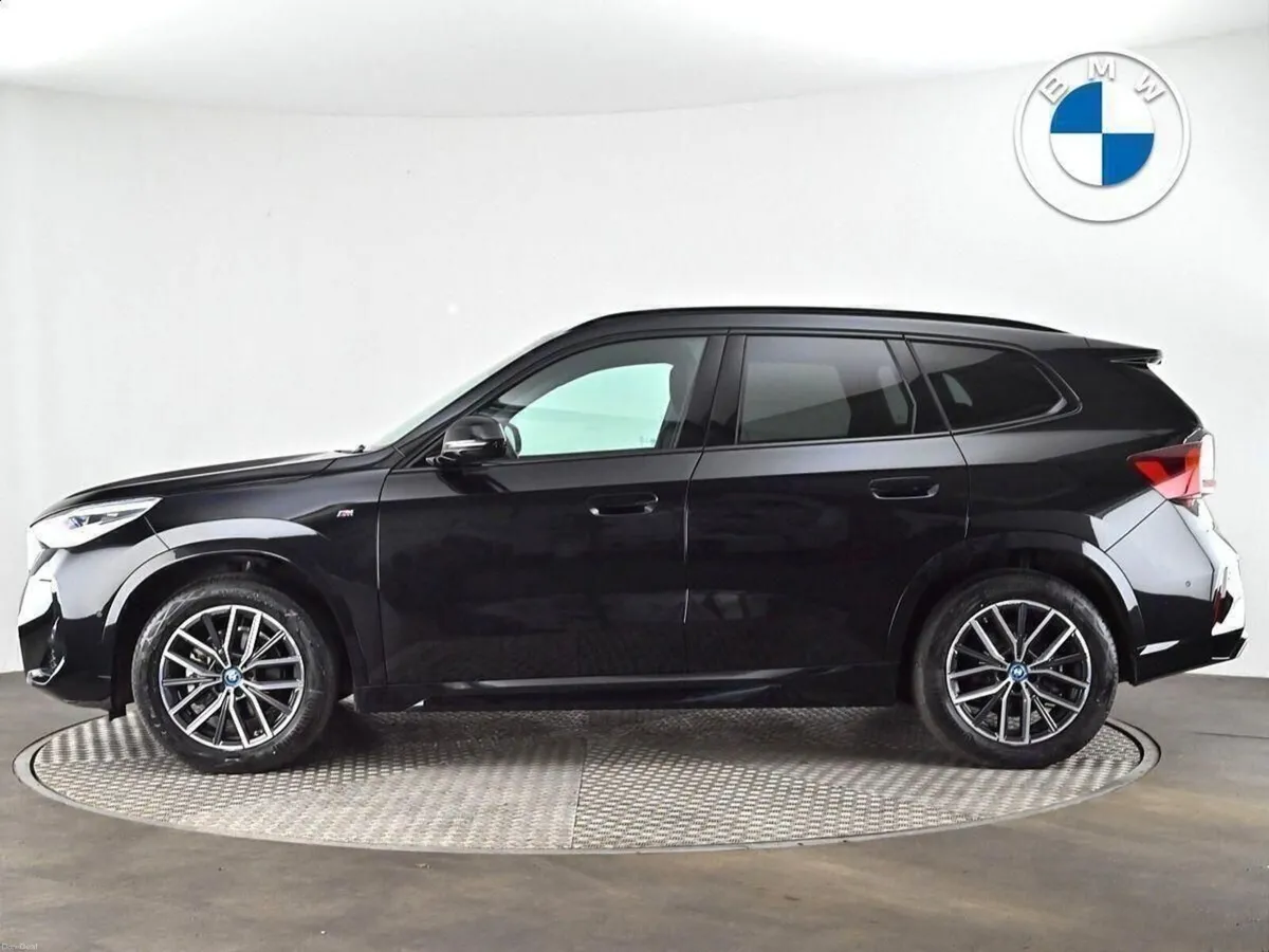 BMW iX1 eDrive20 M Sport - Image 3