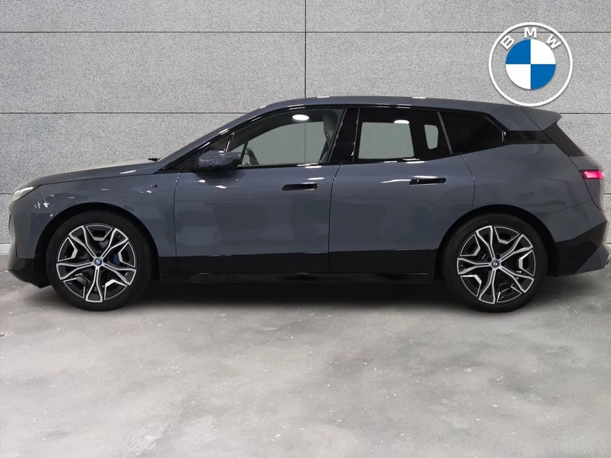 BMW iX xDrive40 M Sport - Image 3