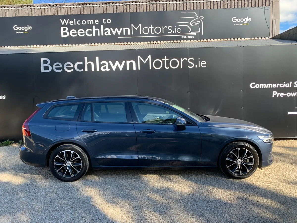 VOLVO V60 2.0 D3 MOMENTUM ESTATE - Image 2