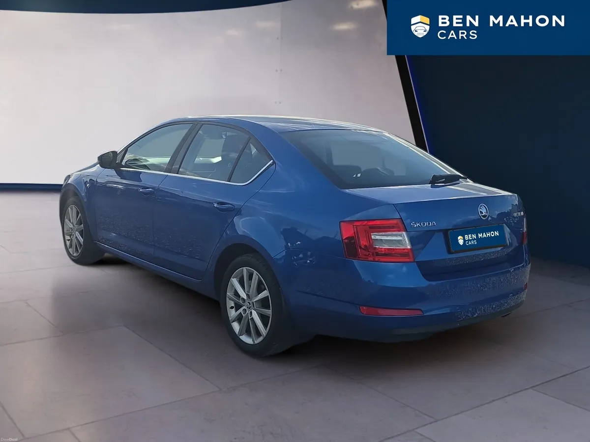 🚙 2016 Škoda Octavia Style 1.2 Petrol 💙 - Image 3