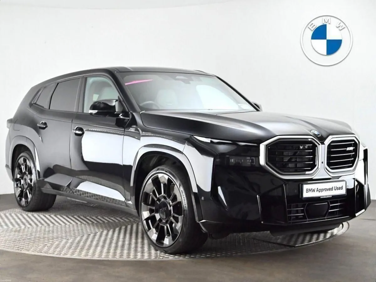 BMW XM 50e - Image 1