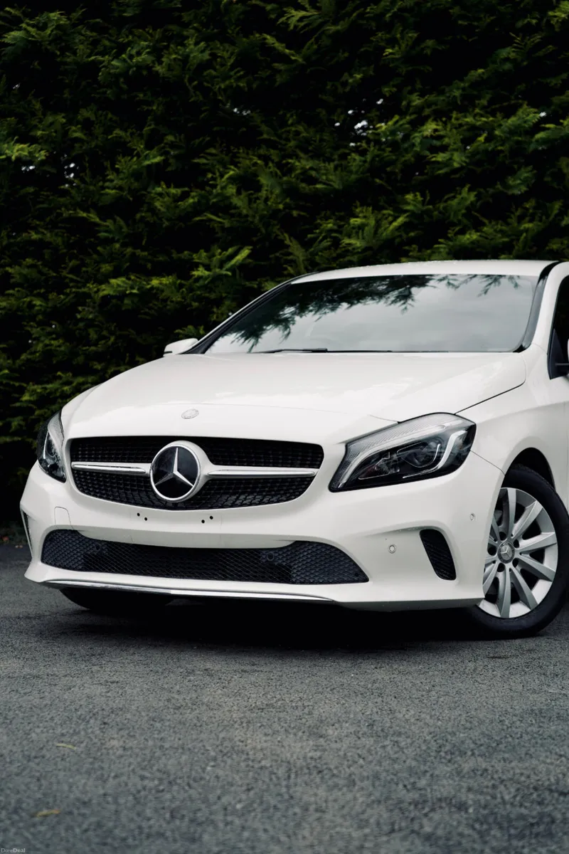 Mercedes Benz A180 2016 | Blind Spot Assist - Image 6