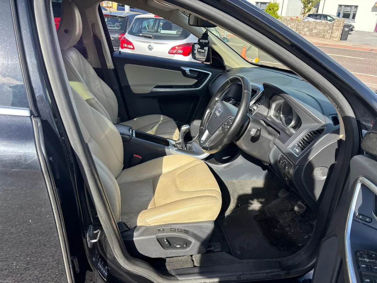 Volvo XC60  DIESEL  HIGH  SPEC TRADE SALE  READ AD - Image 5
