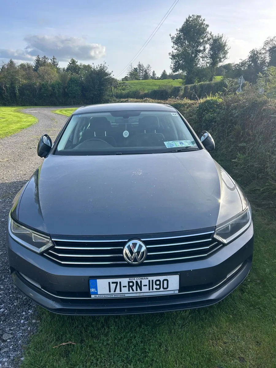 Volkswagen Passat - Image 2