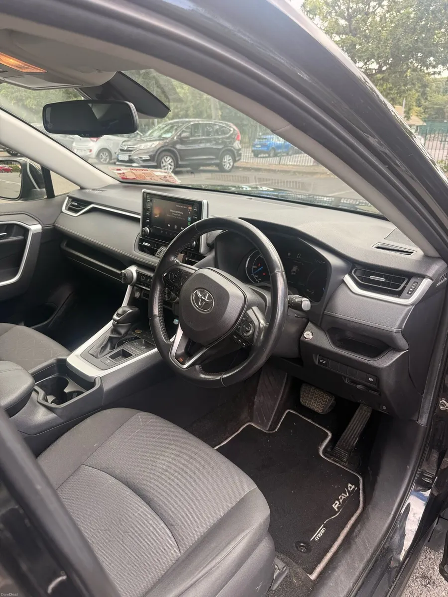 Toyota RAV4 2.5 Hybrid Sol - Image 5