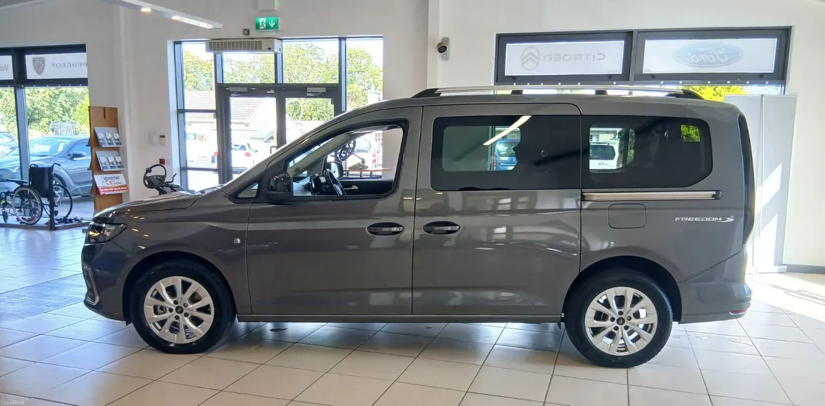 Wheelchair Taxi Ford Tourneo Connect 2025 - Image 5