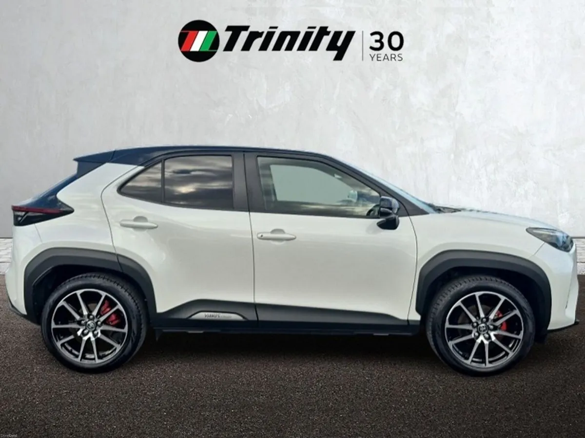 Toyota Yaris Cross ** GR SPORT ** CONTRAST BLACK R - Image 5