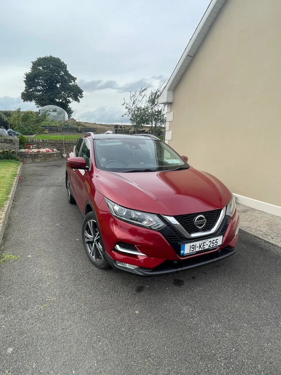 Nissan Qashqai 1.5 DCI SV Premium - Image 1
