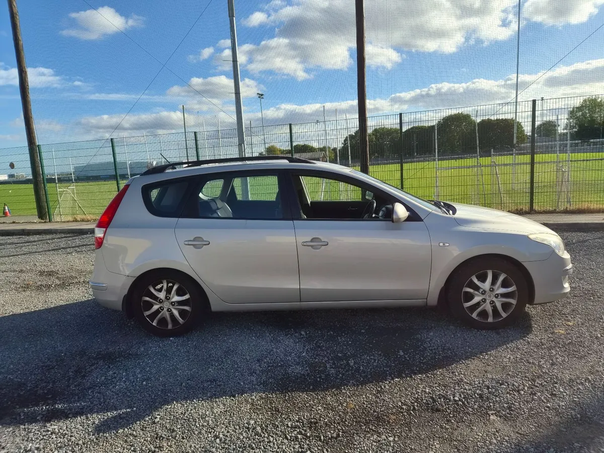 Hyundai i30CW 2009 - Image 2