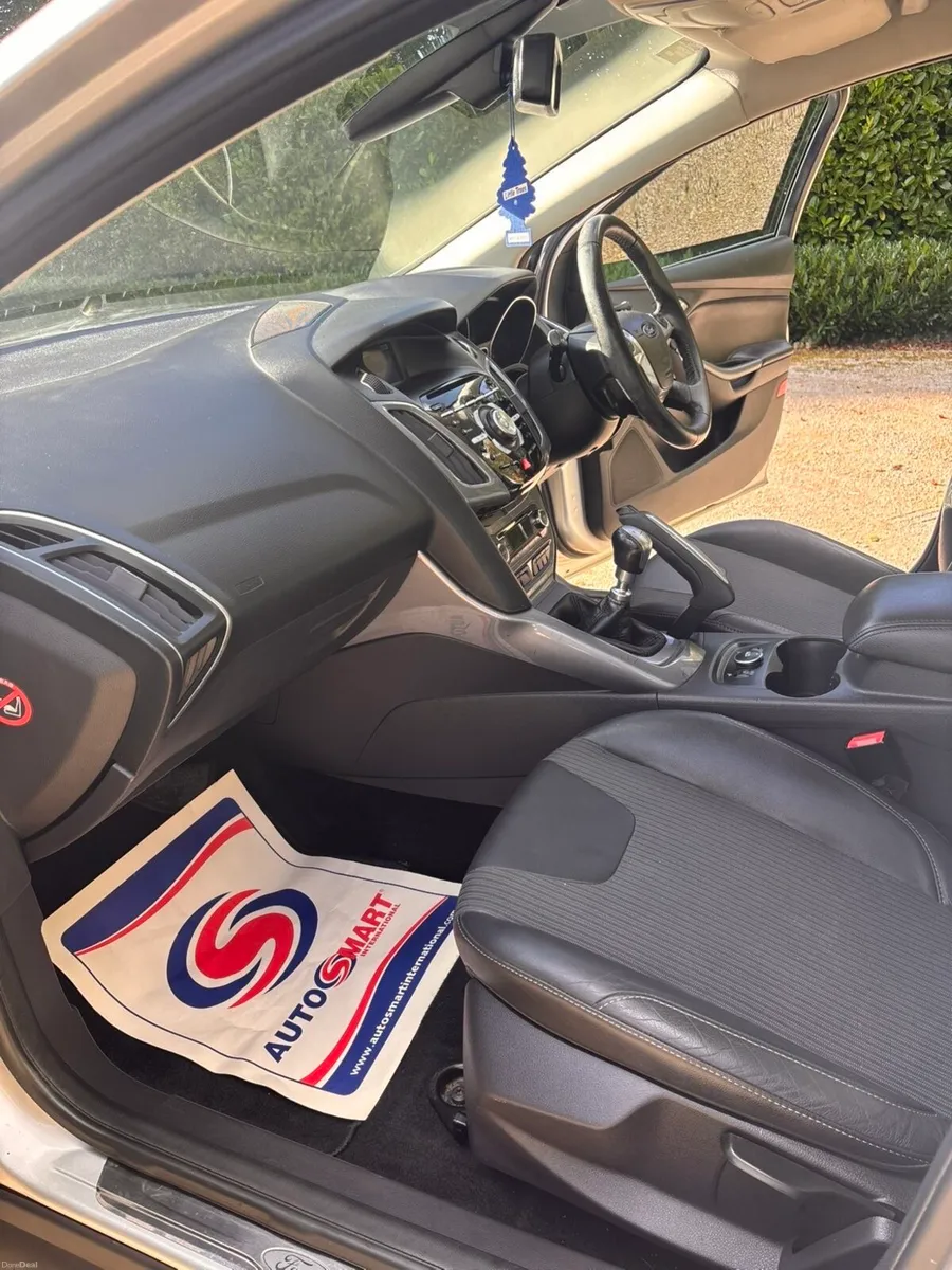 Ford Focus - Image 6