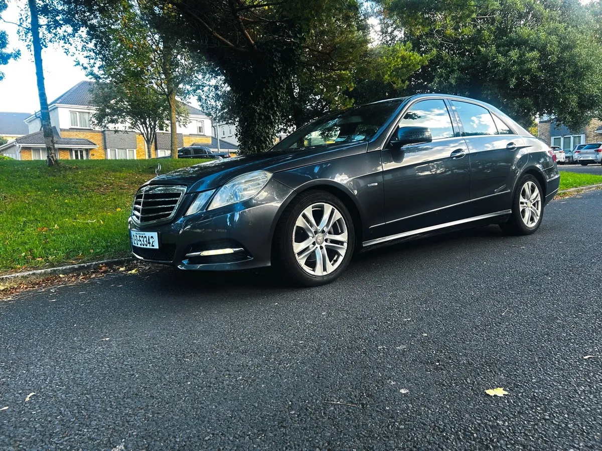 Mercedes E220 Auto - Image 3
